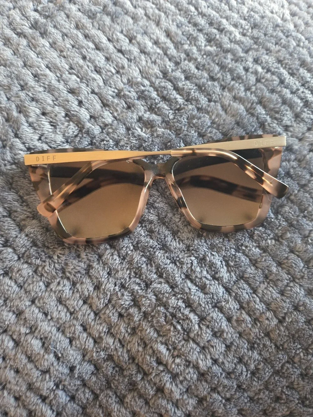 Diff Eyewear Becky II Tortoiseshell Polarized Sunglasses with Silver Mirror Lens